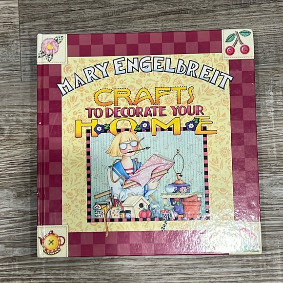 Mary Engelbreit Crafts to Decorate Your Home Book 90 Projects Exclusive Designs - Picture 1 of 5